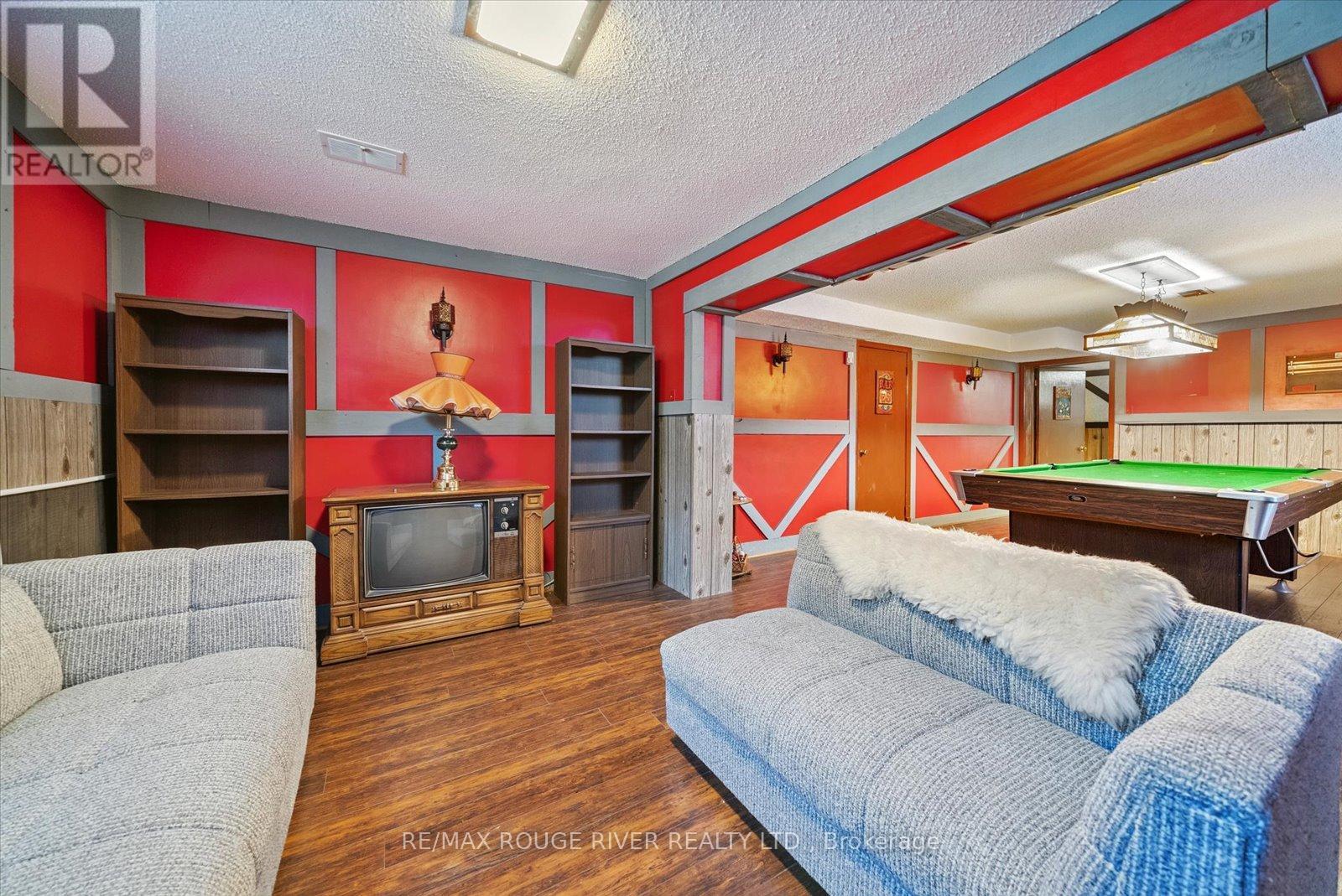 Photo 2 of 71 Cedar Brae Boulevard, Toronto ON