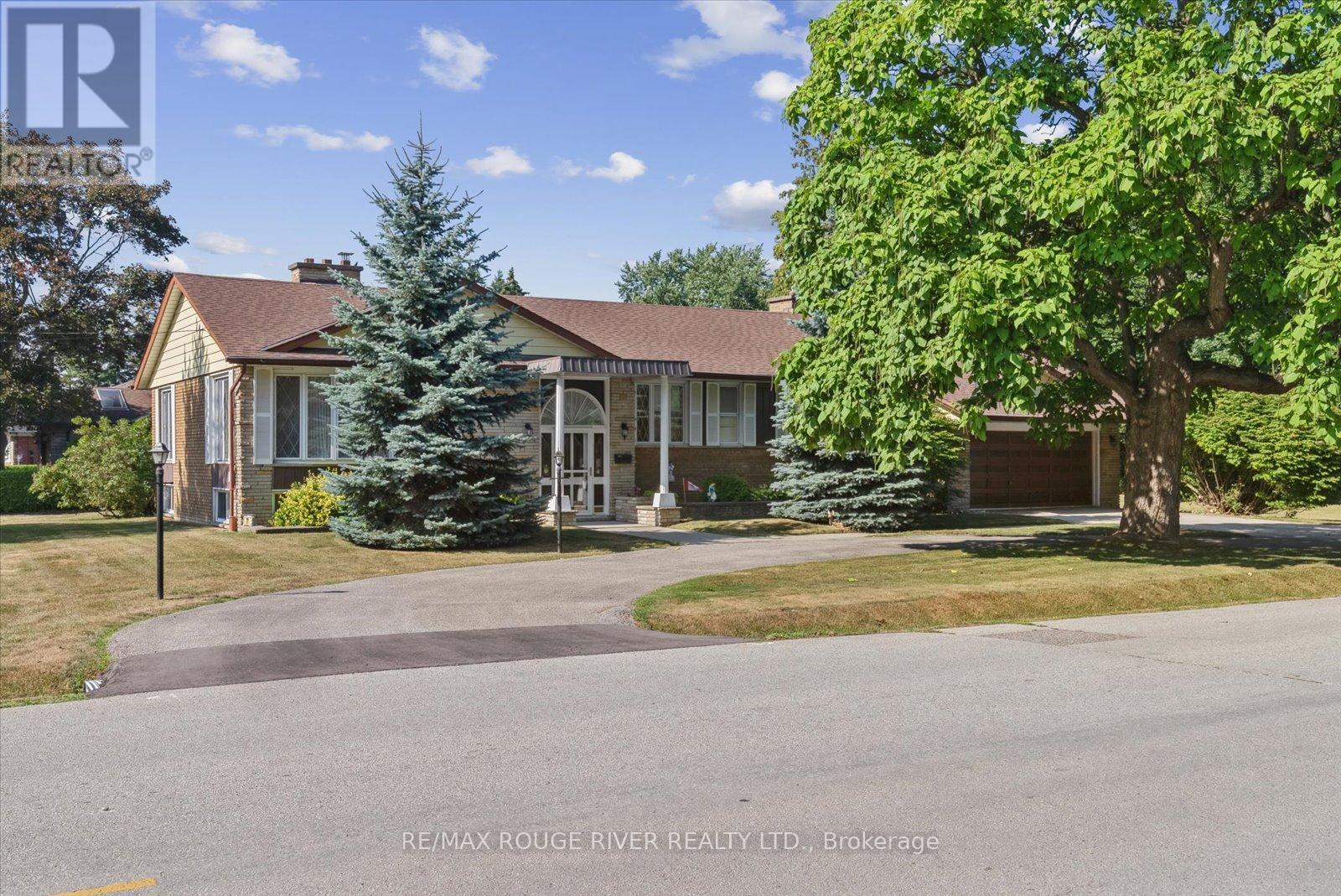 Photo 16 of 71 Cedar Brae Boulevard, Toronto ON