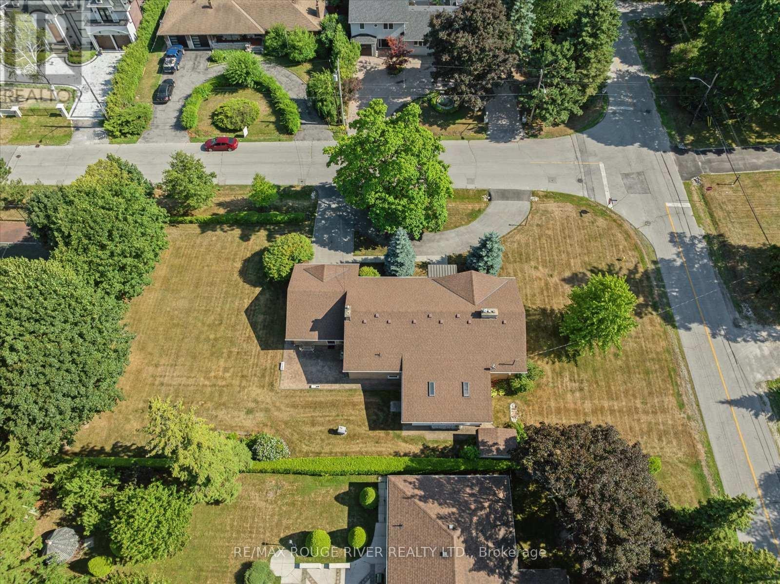 Photo 35 of 71 Cedar Brae Boulevard, Toronto ON