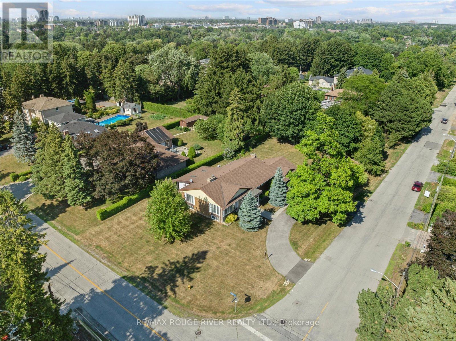 Photo 24 of 71 Cedar Brae Boulevard, Toronto ON