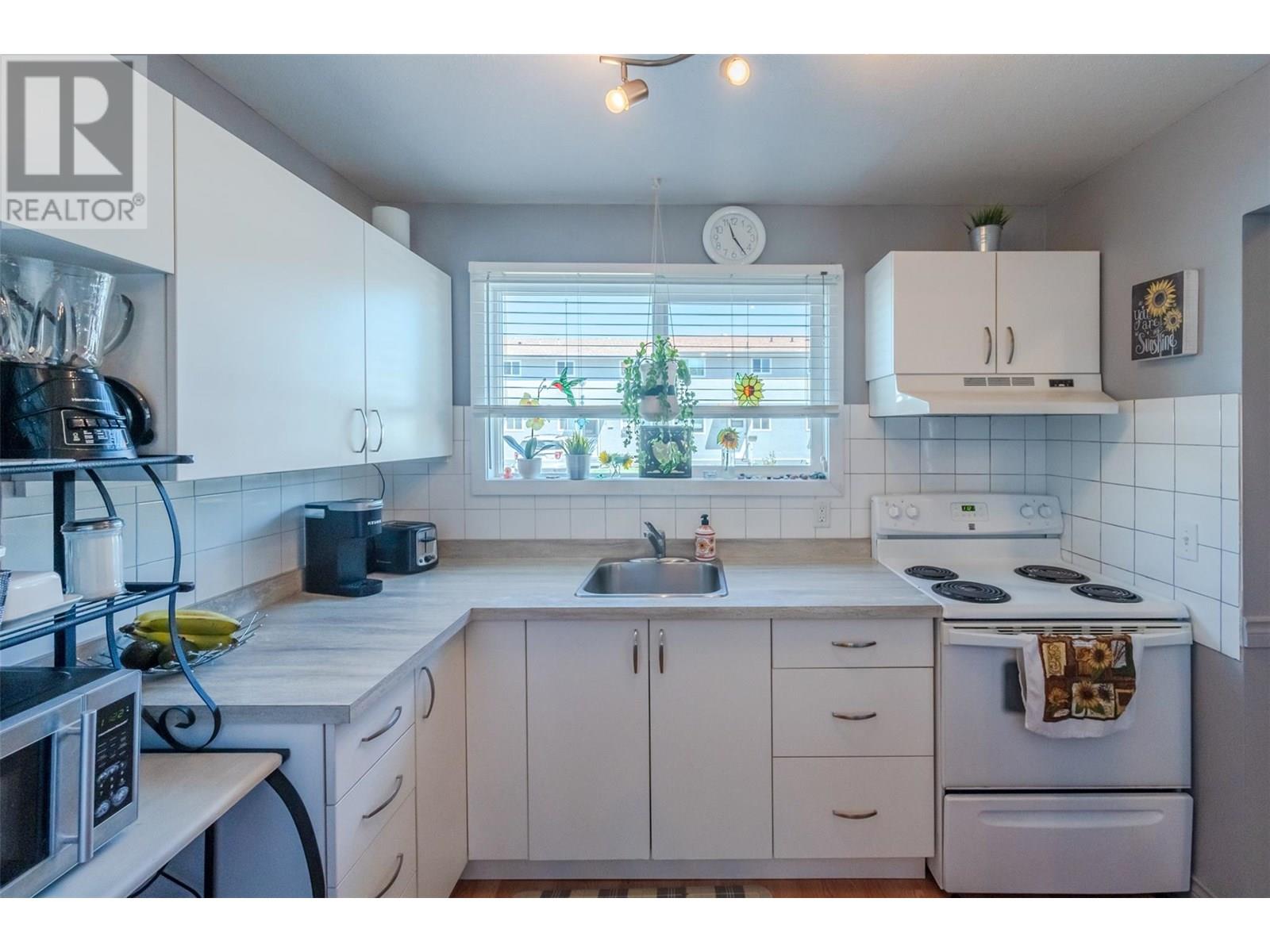 54 3099 South Main Street, Penticton