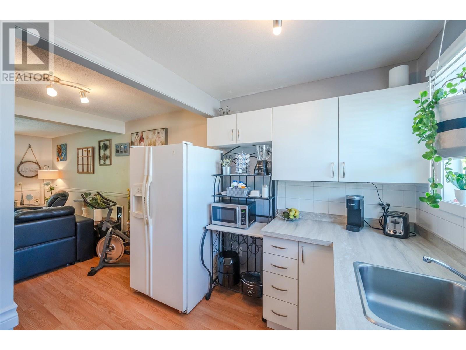 54 3099 South Main Street, Penticton