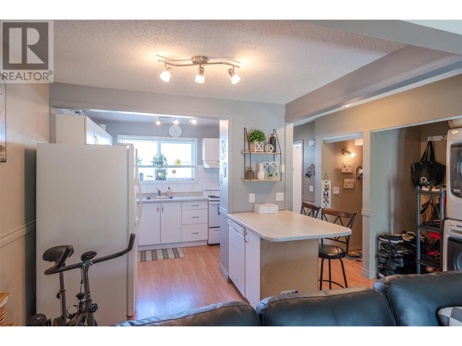 54 3099 South Main Street, Penticton