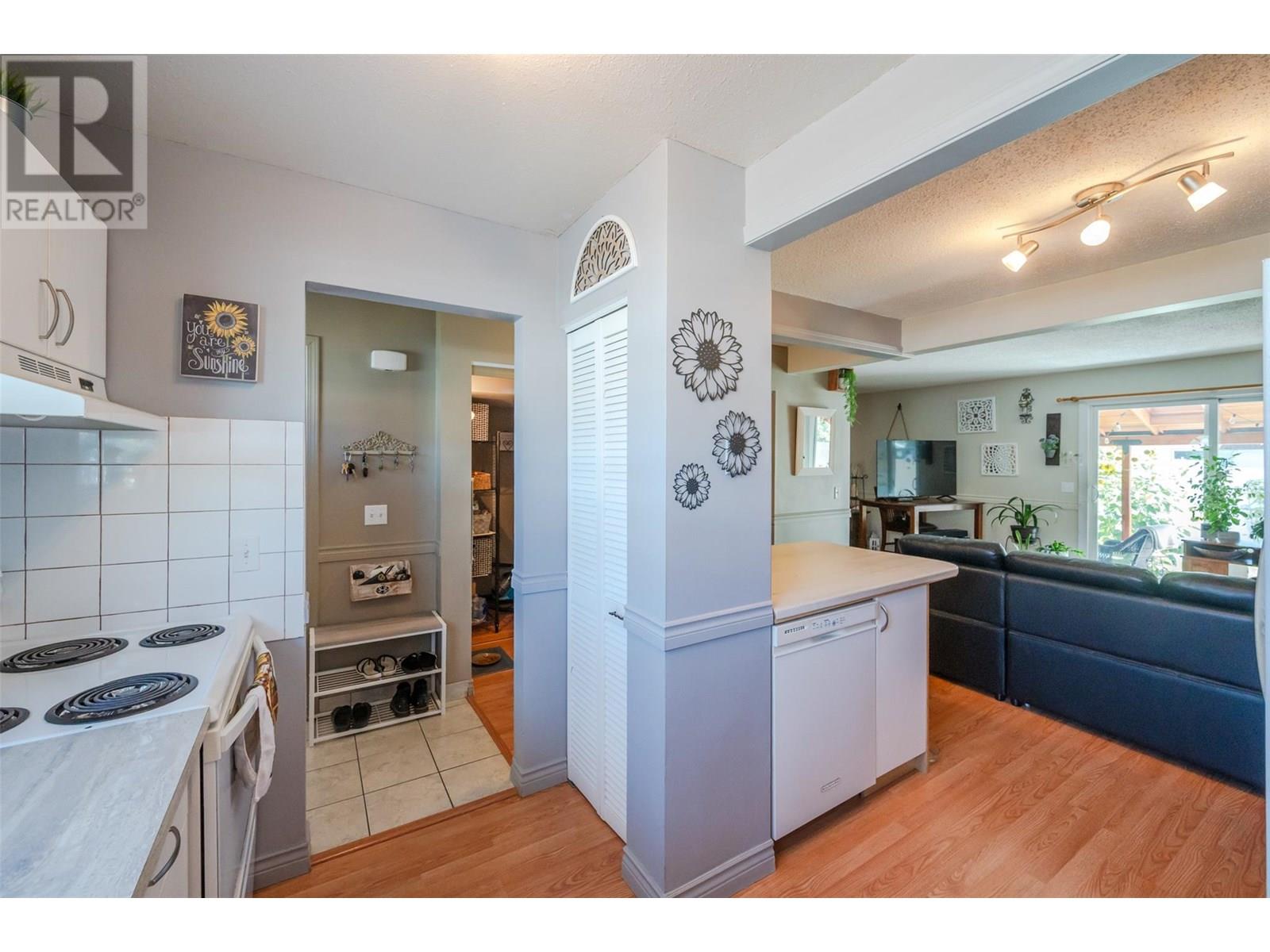 54 3099 South Main Street, Penticton