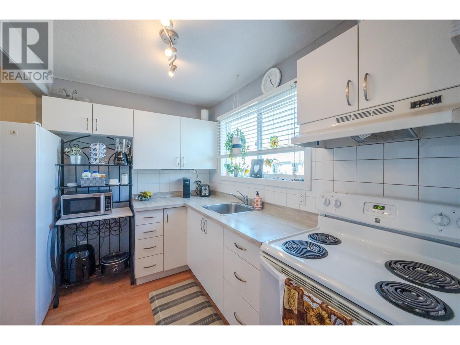 54 3099 South Main Street, Penticton
