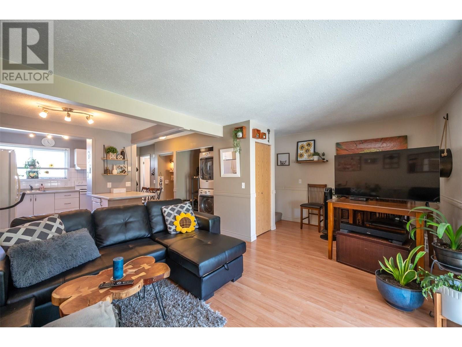 54 3099 South Main Street, Penticton
