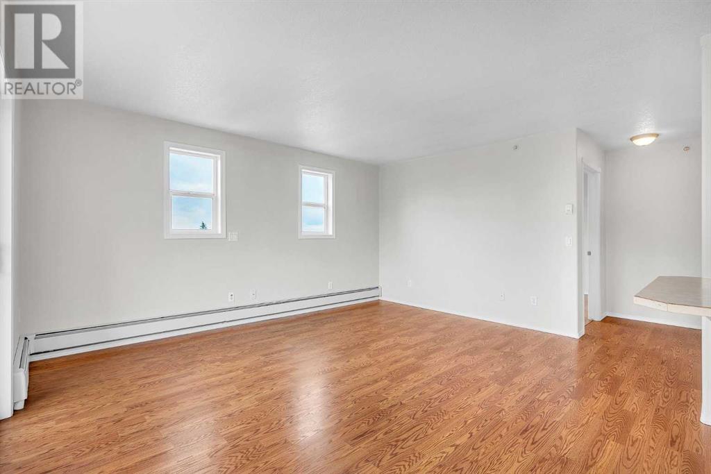 Single Family House for Sale in   Manora Place NE Marlborough Park Calgary 