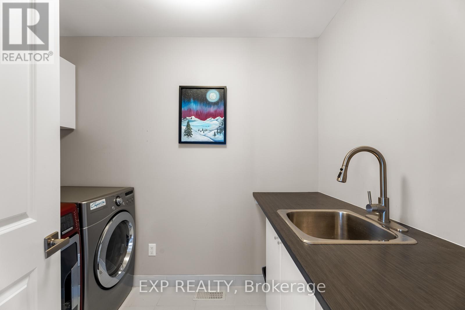 Photo 32 of 394 Warmstone Drive, Ottawa ON