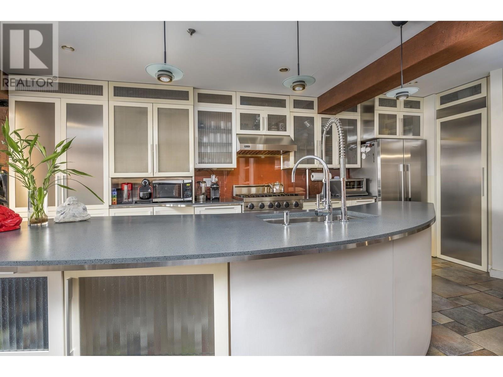 Photo 10 of 205 1066 Hamilton Street, Vancouver BC