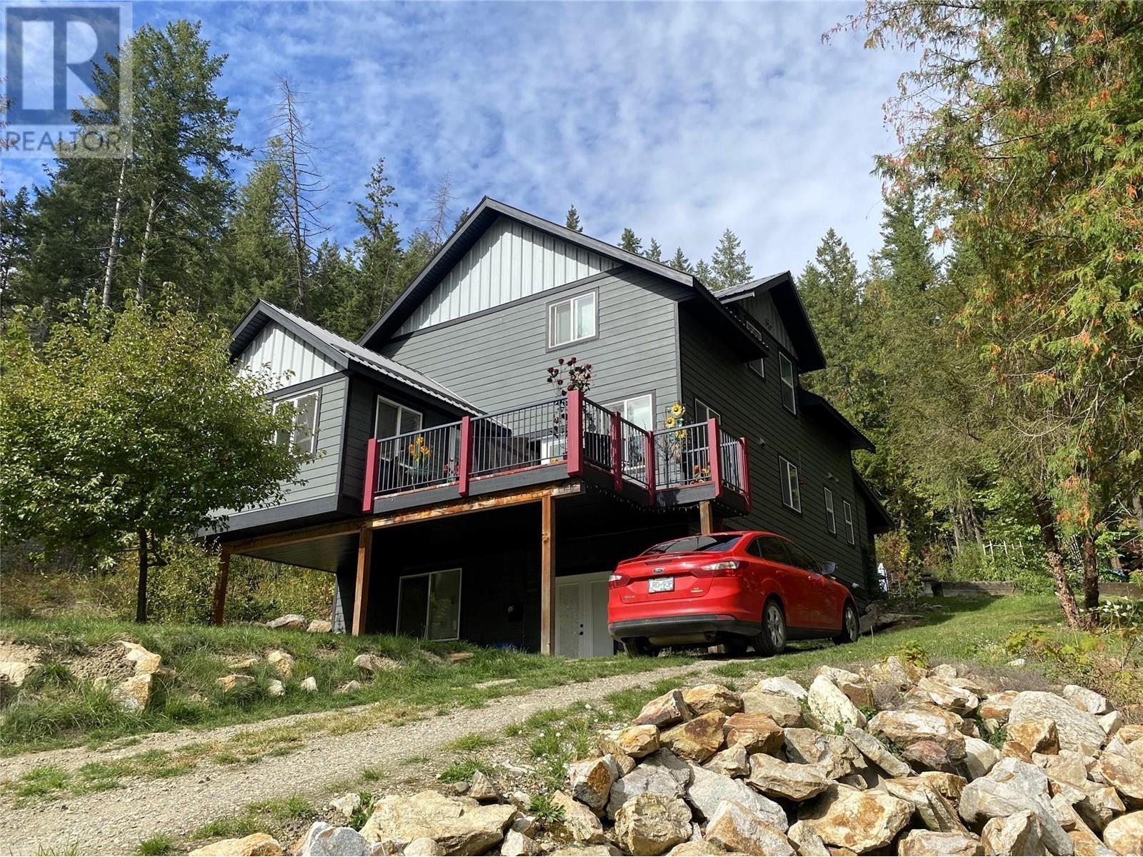 7463 Black Road SE, Salmon Arm