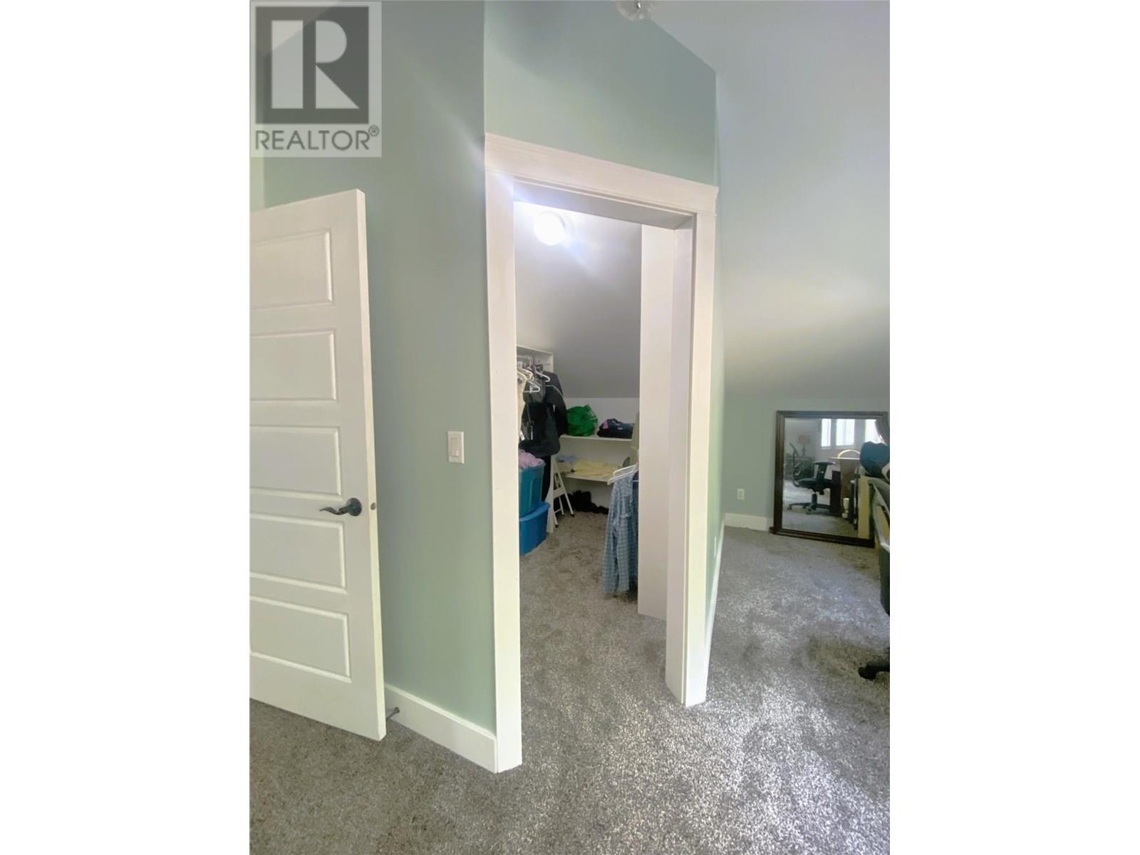 7463 Black Road SE, Salmon Arm