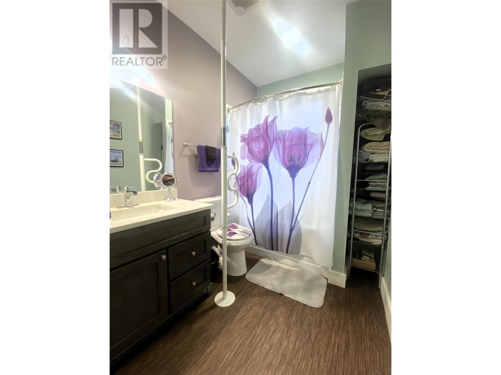 7463 Black Road SE, Salmon Arm