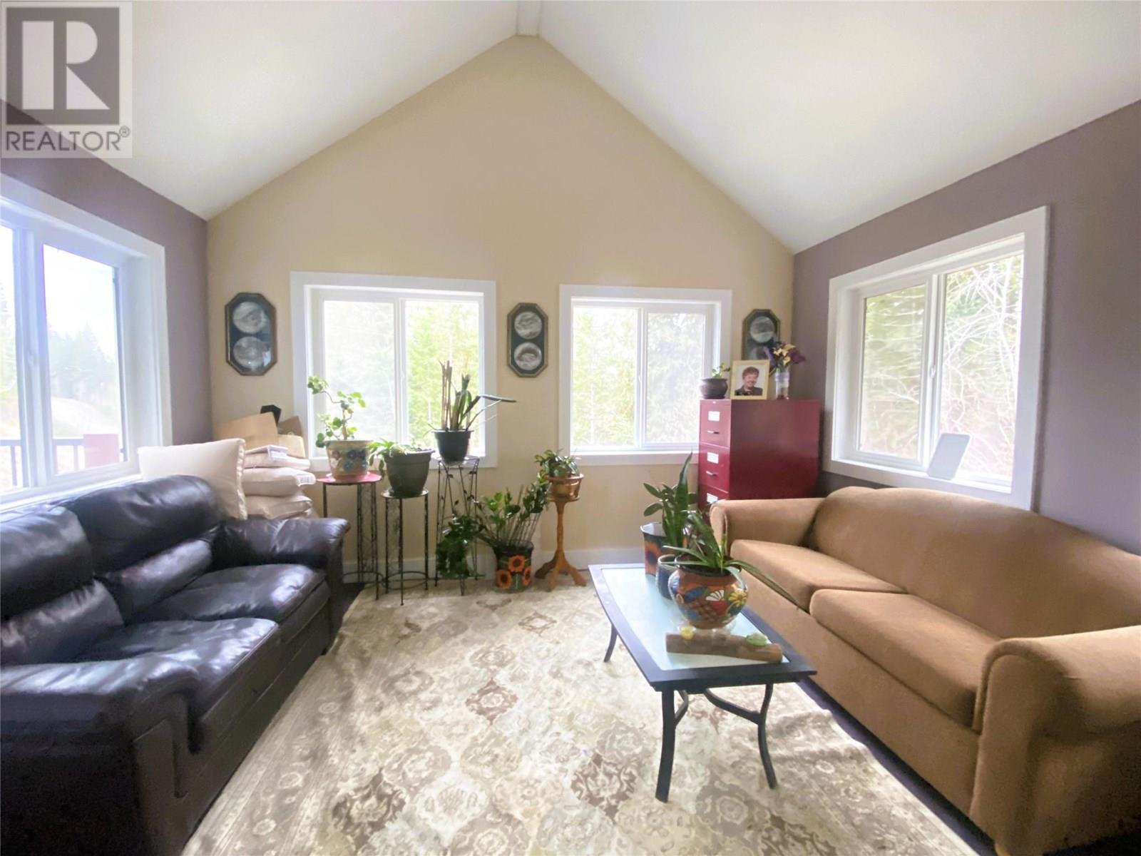 7463 Black Road SE, Salmon Arm