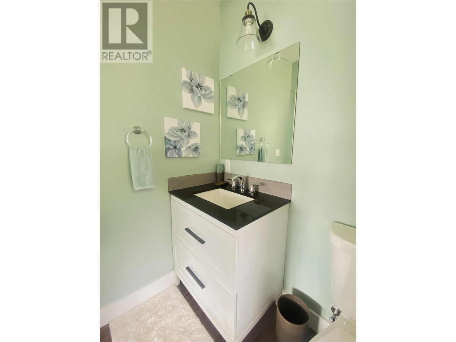 7463 Black Road SE, Salmon Arm