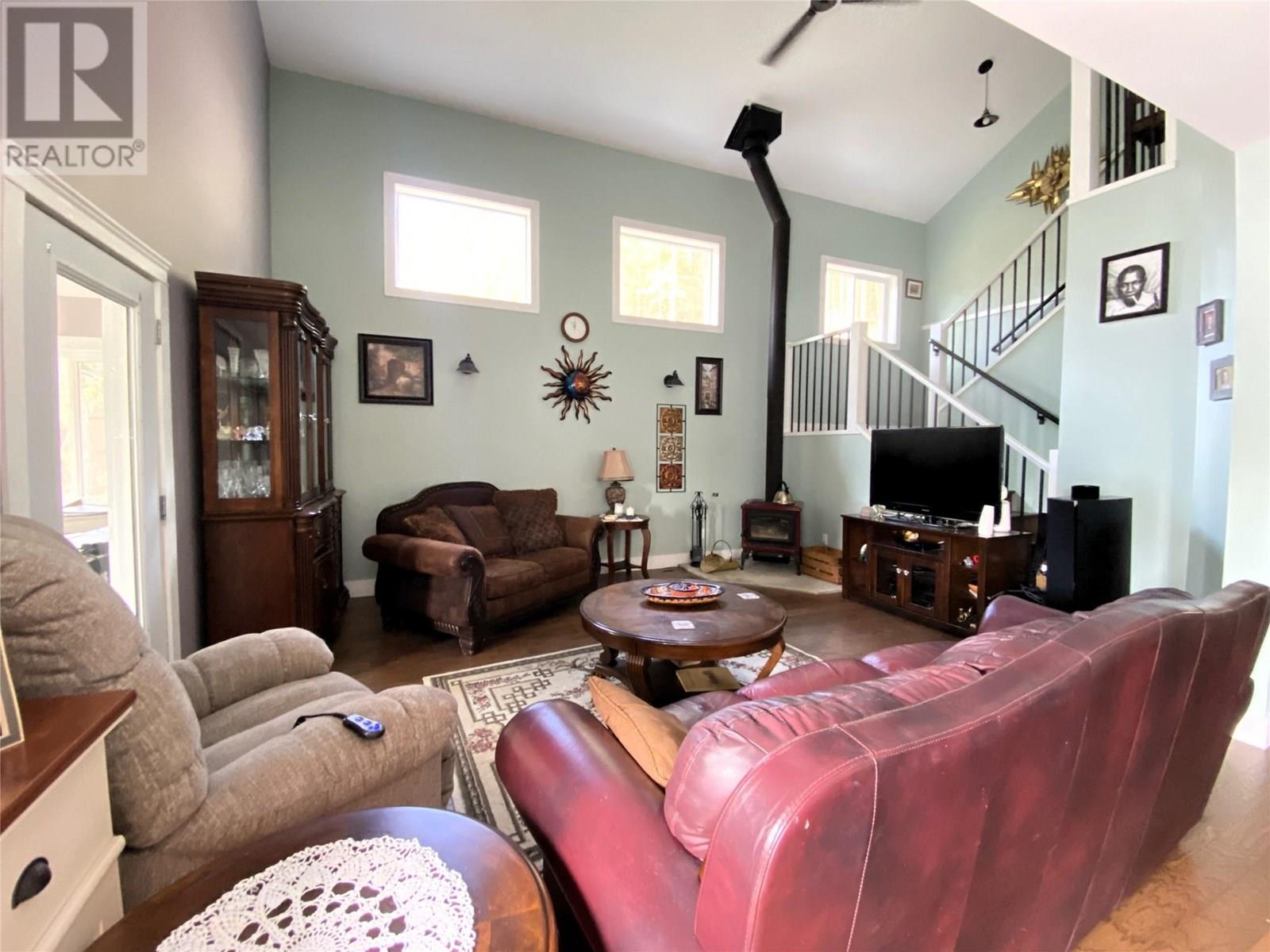 7463 Black Road SE, Salmon Arm