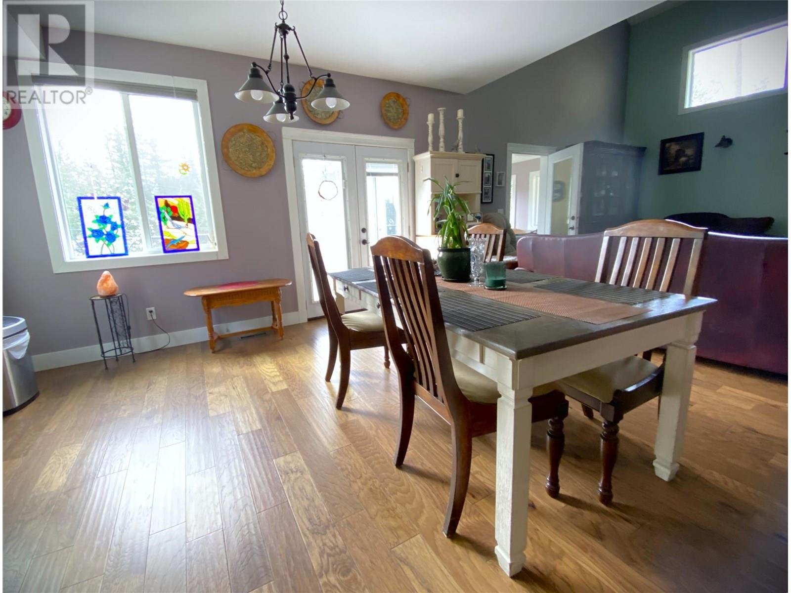 7463 Black Road SE, Salmon Arm