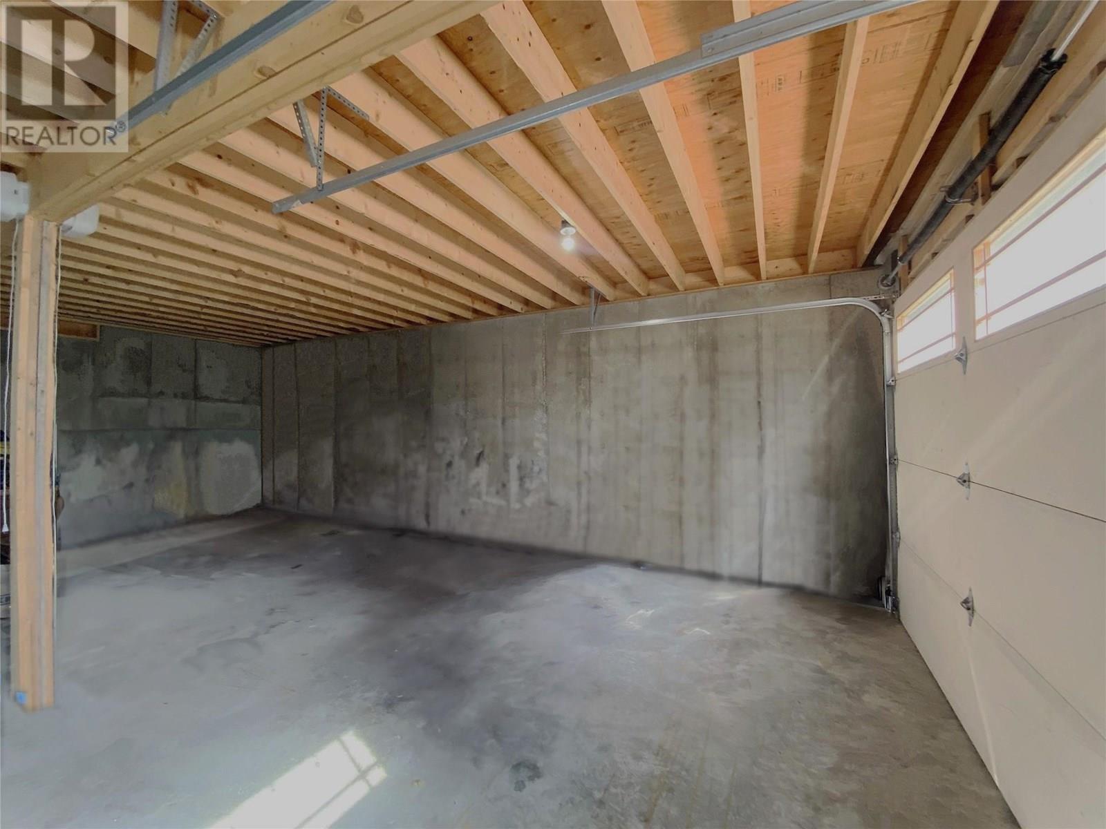 7463 Black Road SE, Salmon Arm