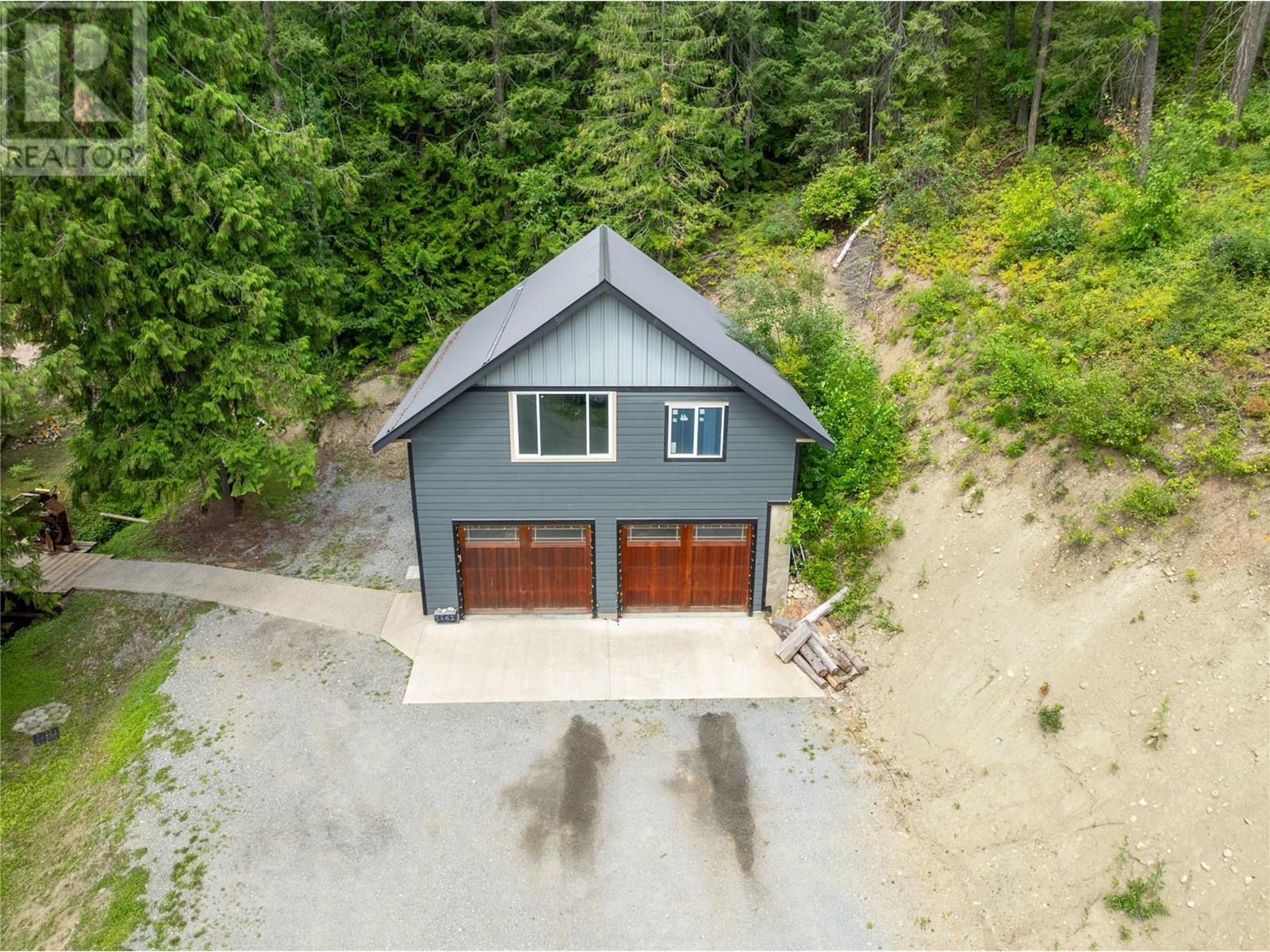 7463 Black Road SE, Salmon Arm