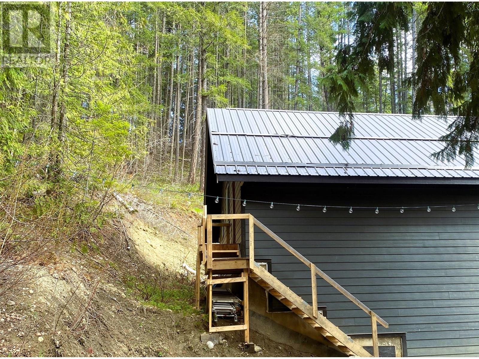 7463 Black Road SE, Salmon Arm