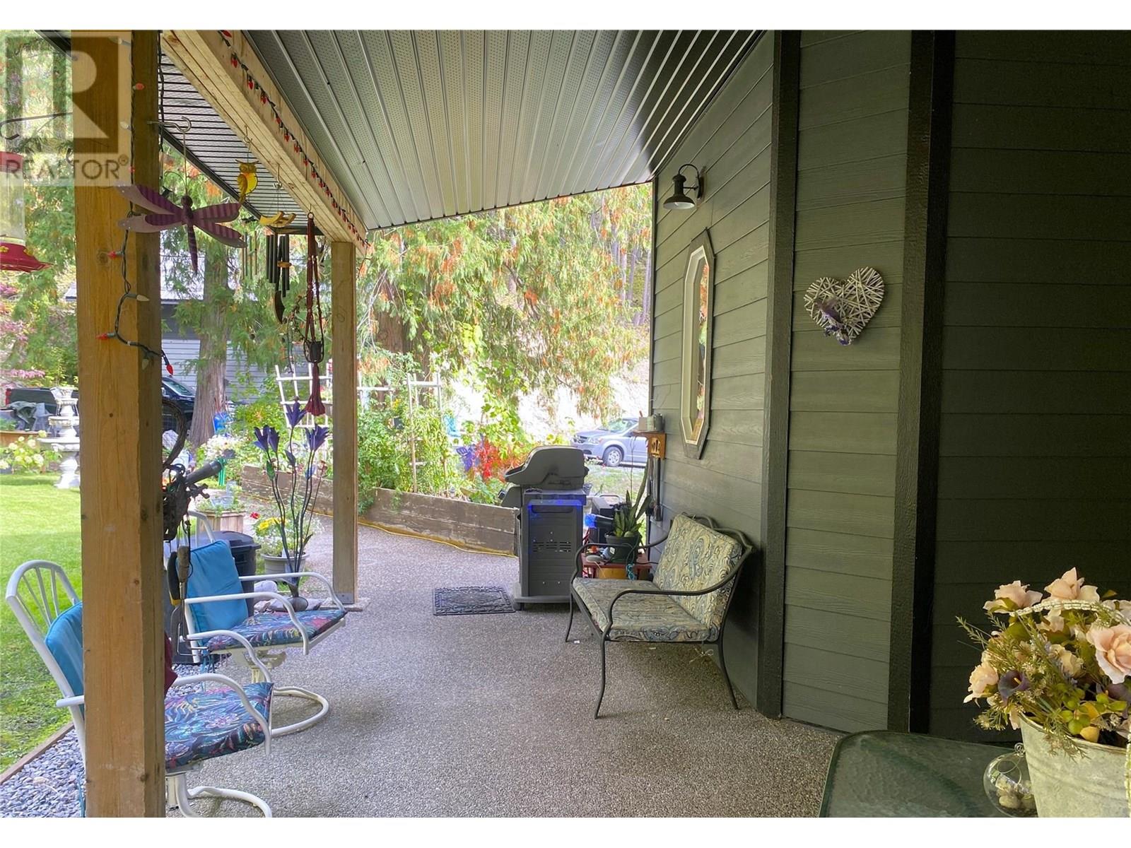 7463 Black Road SE, Salmon Arm