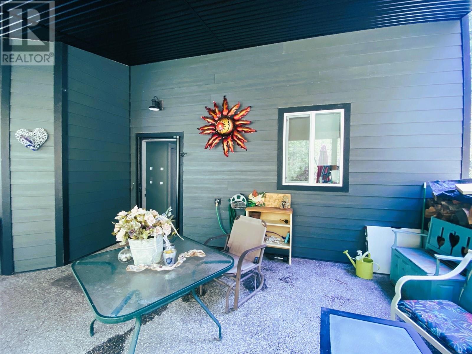 7463 Black Road SE, Salmon Arm