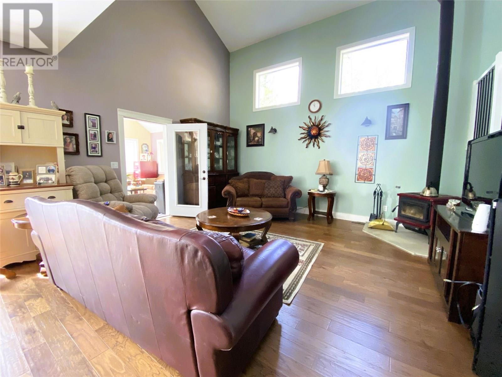 7463 Black Road SE, Salmon Arm