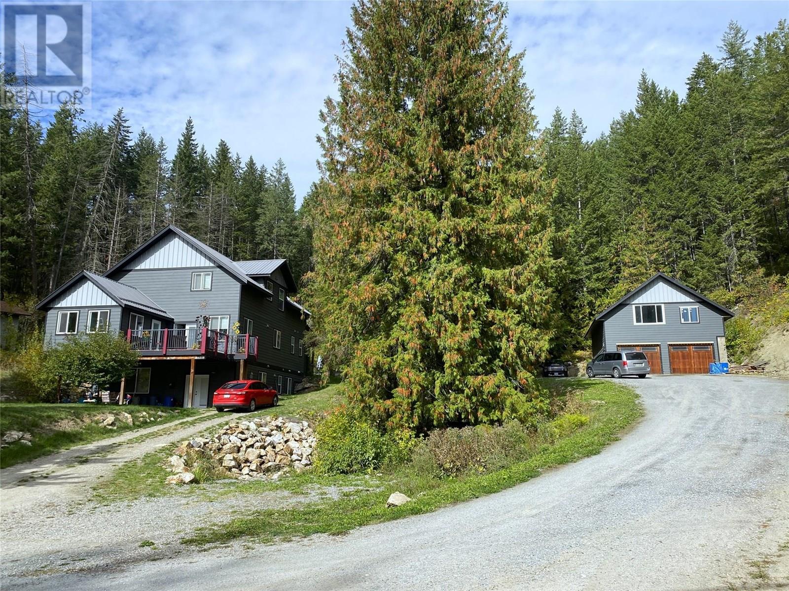 7463 Black Road SE, Salmon Arm