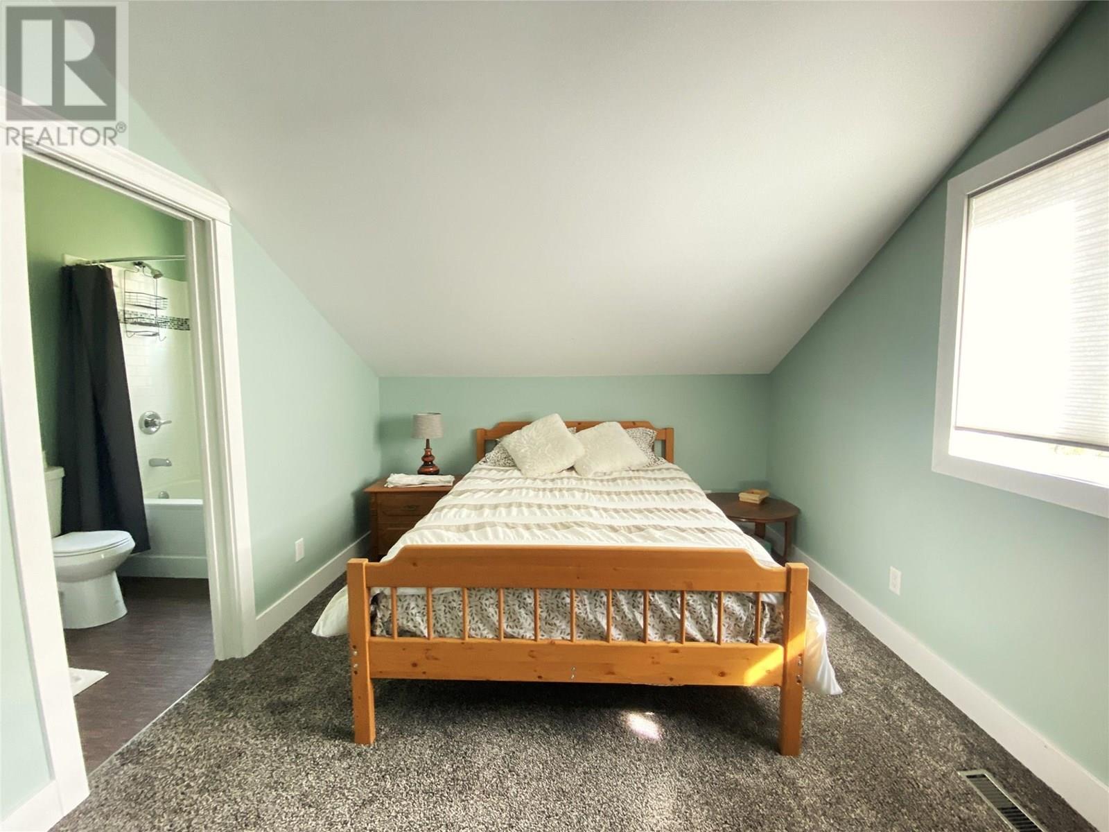 7463 Black Road SE, Salmon Arm