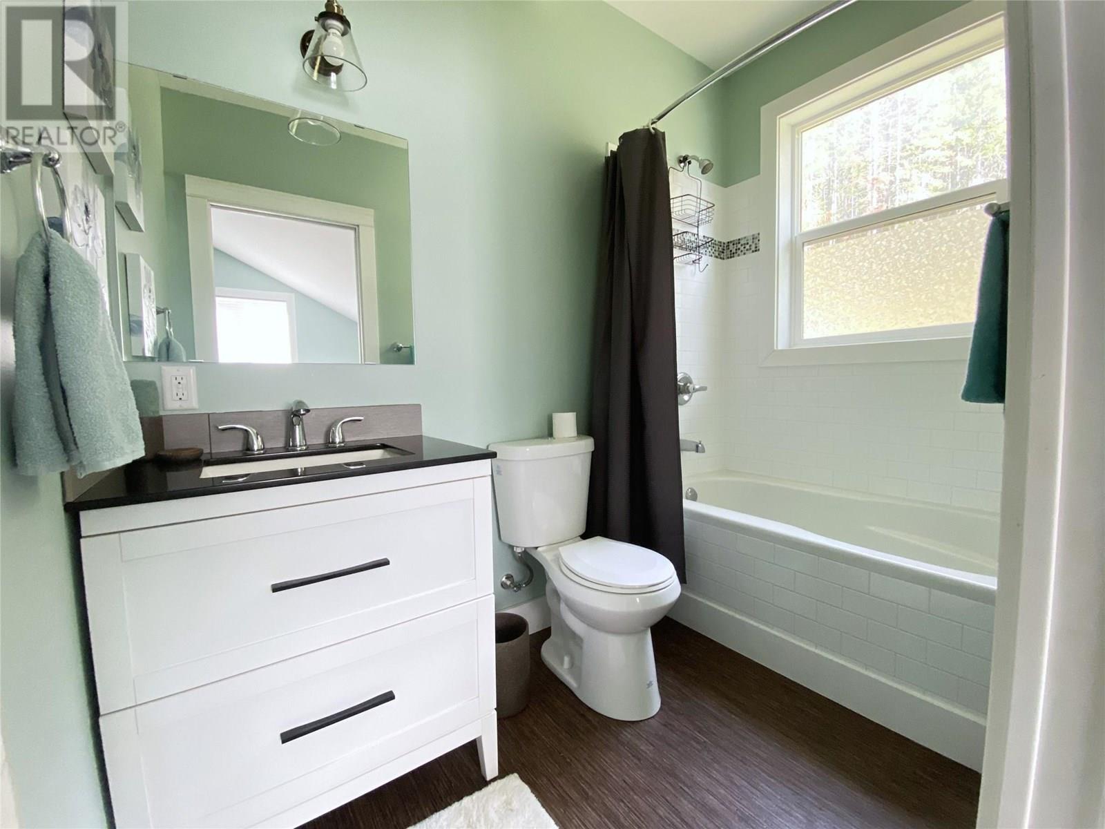 7463 Black Road SE, Salmon Arm