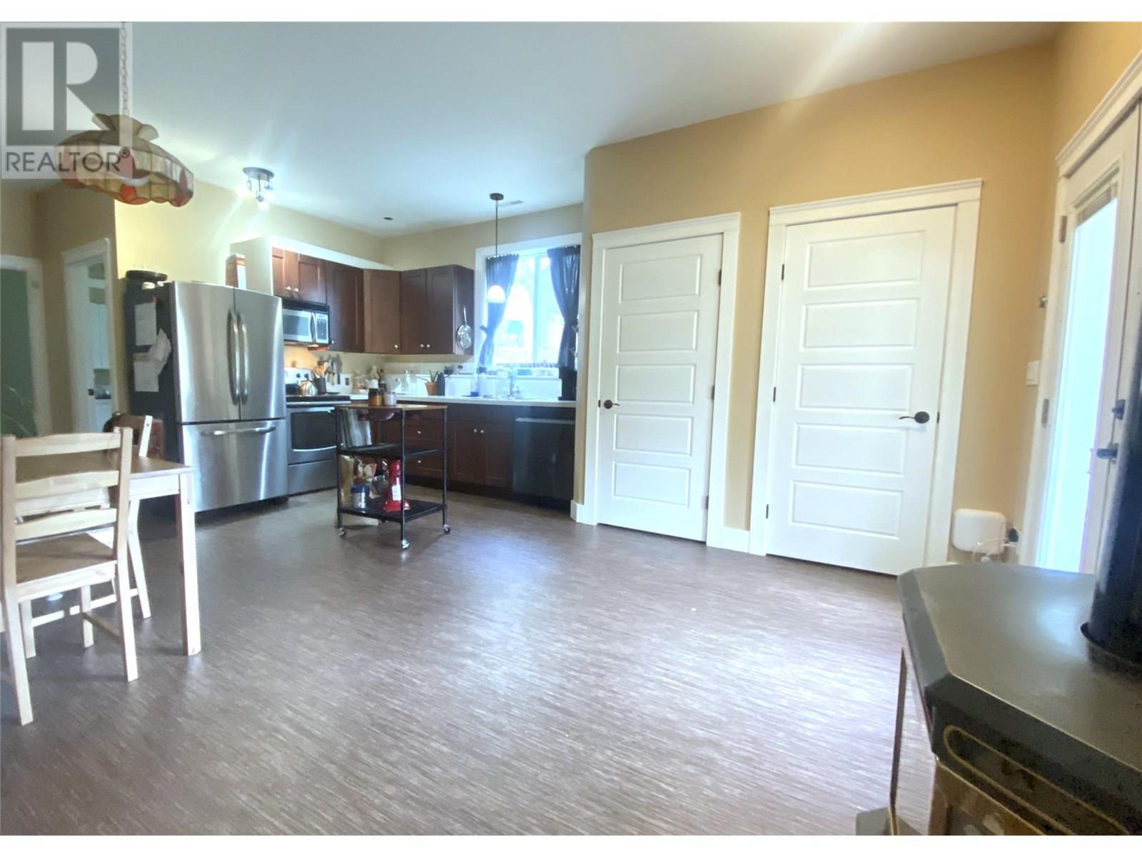 7463 Black Road SE, Salmon Arm