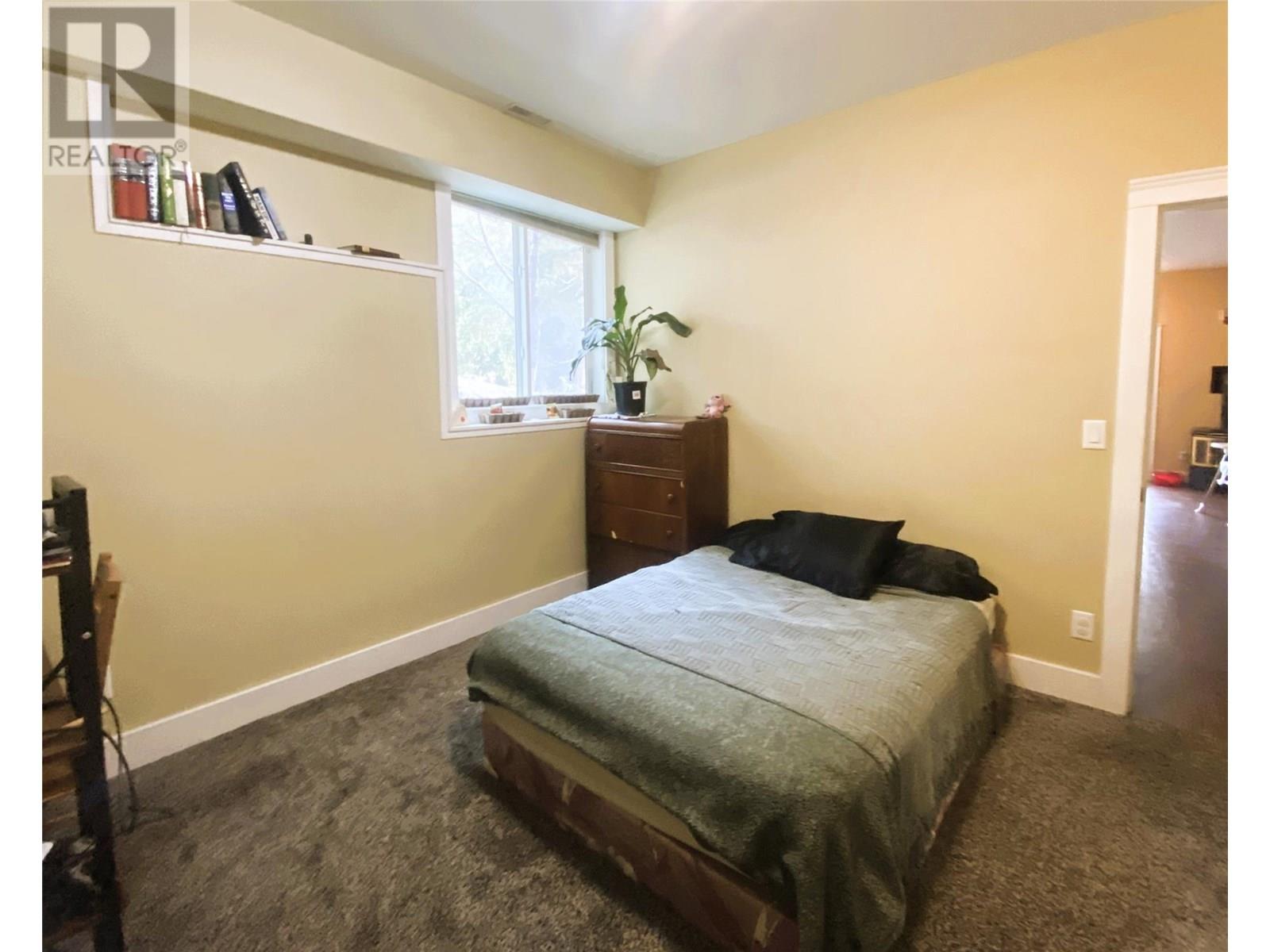 7463 Black Road SE, Salmon Arm