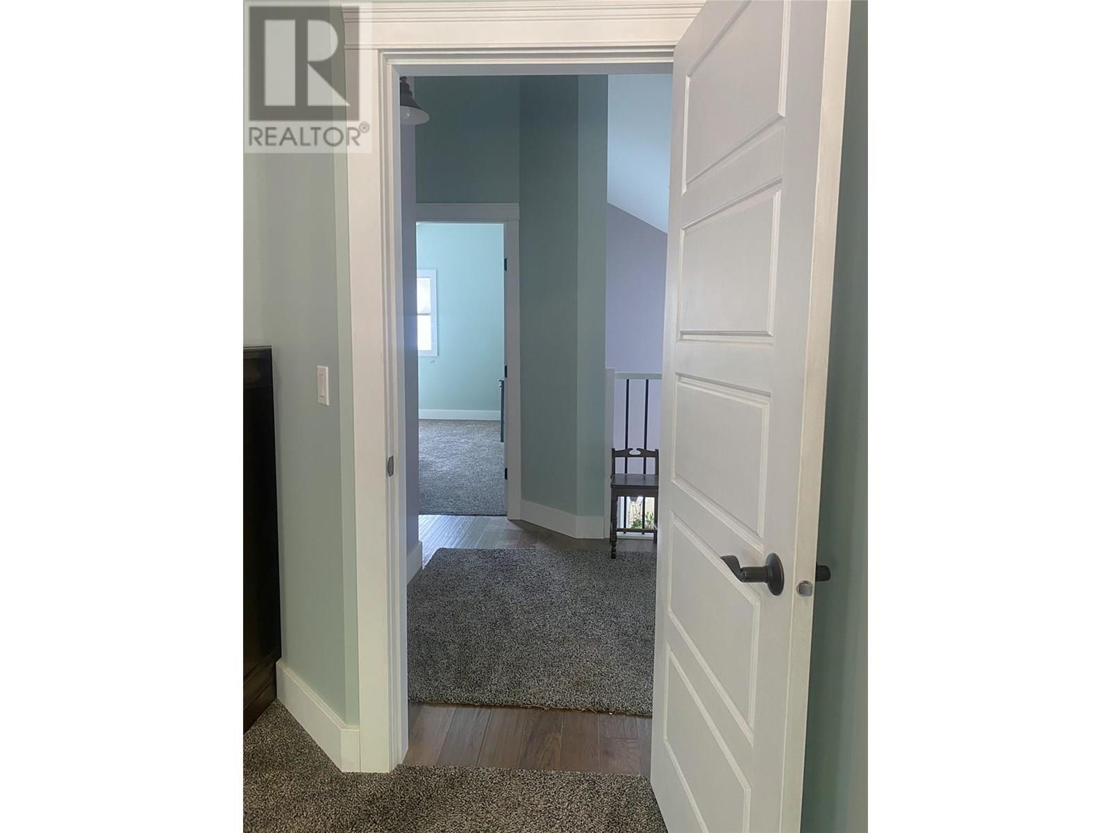 7463 Black Road SE, Salmon Arm