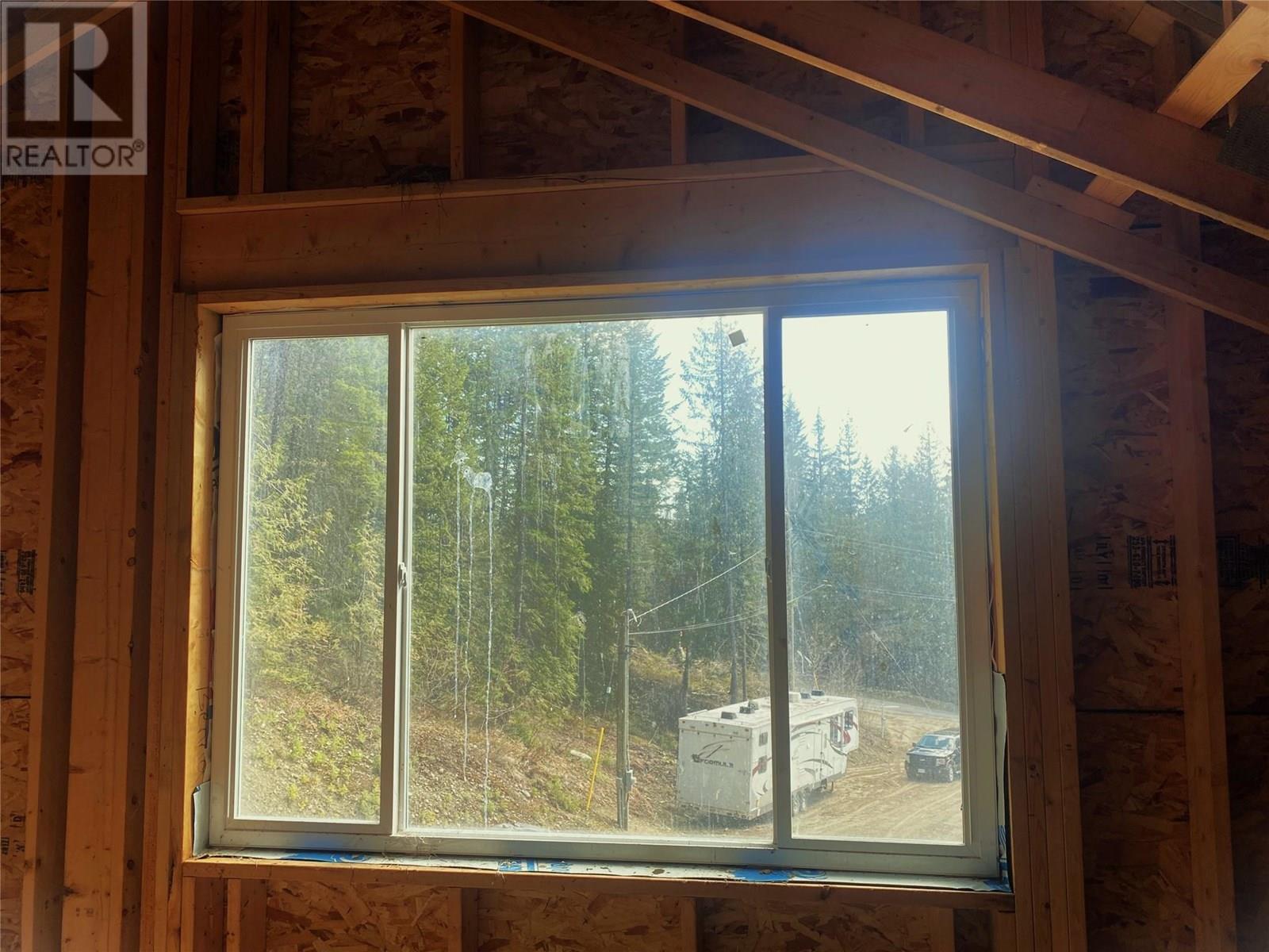 7463 Black Road SE, Salmon Arm