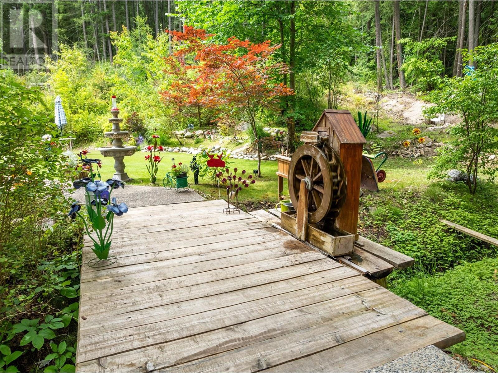 7463 Black Road SE, Salmon Arm