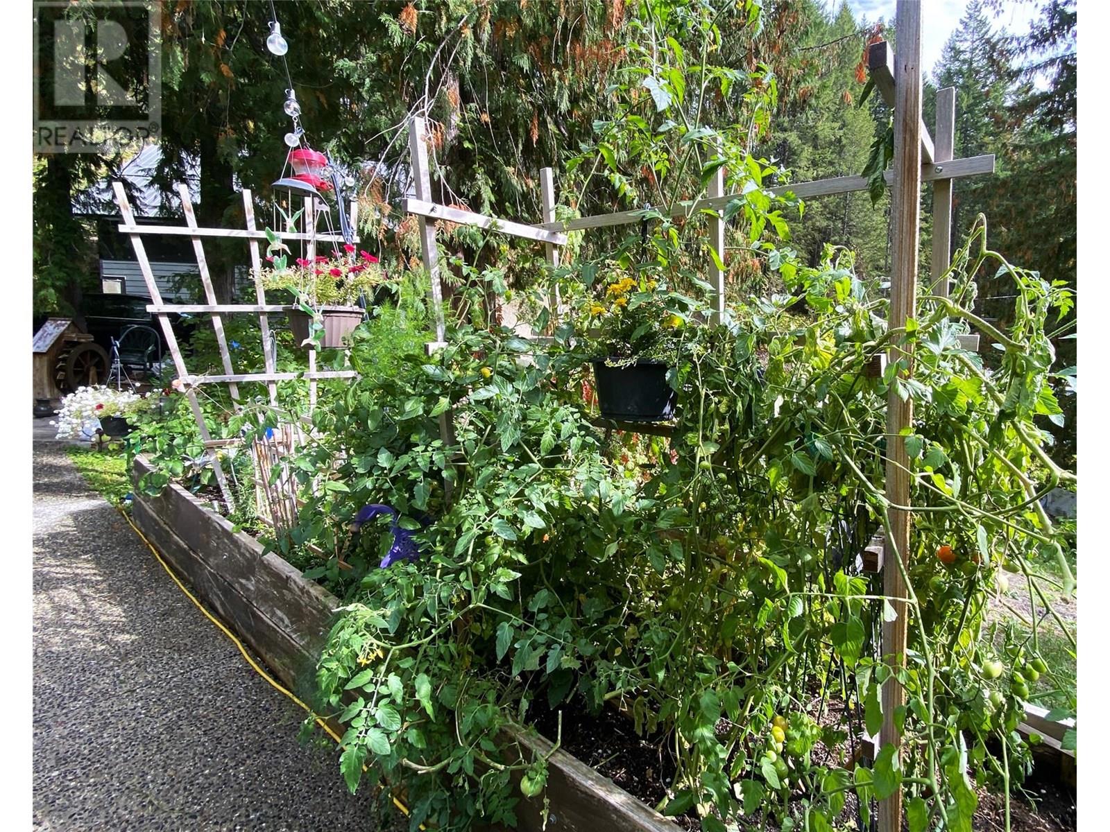 7463 Black Road SE, Salmon Arm