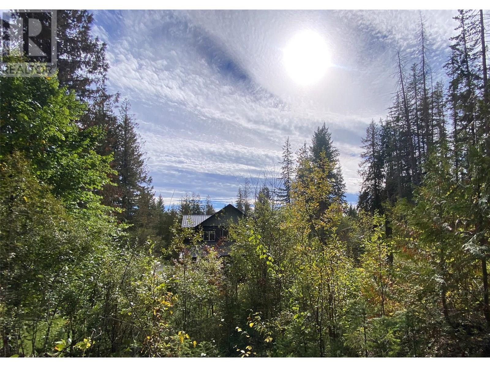 7463 Black Road SE, Salmon Arm