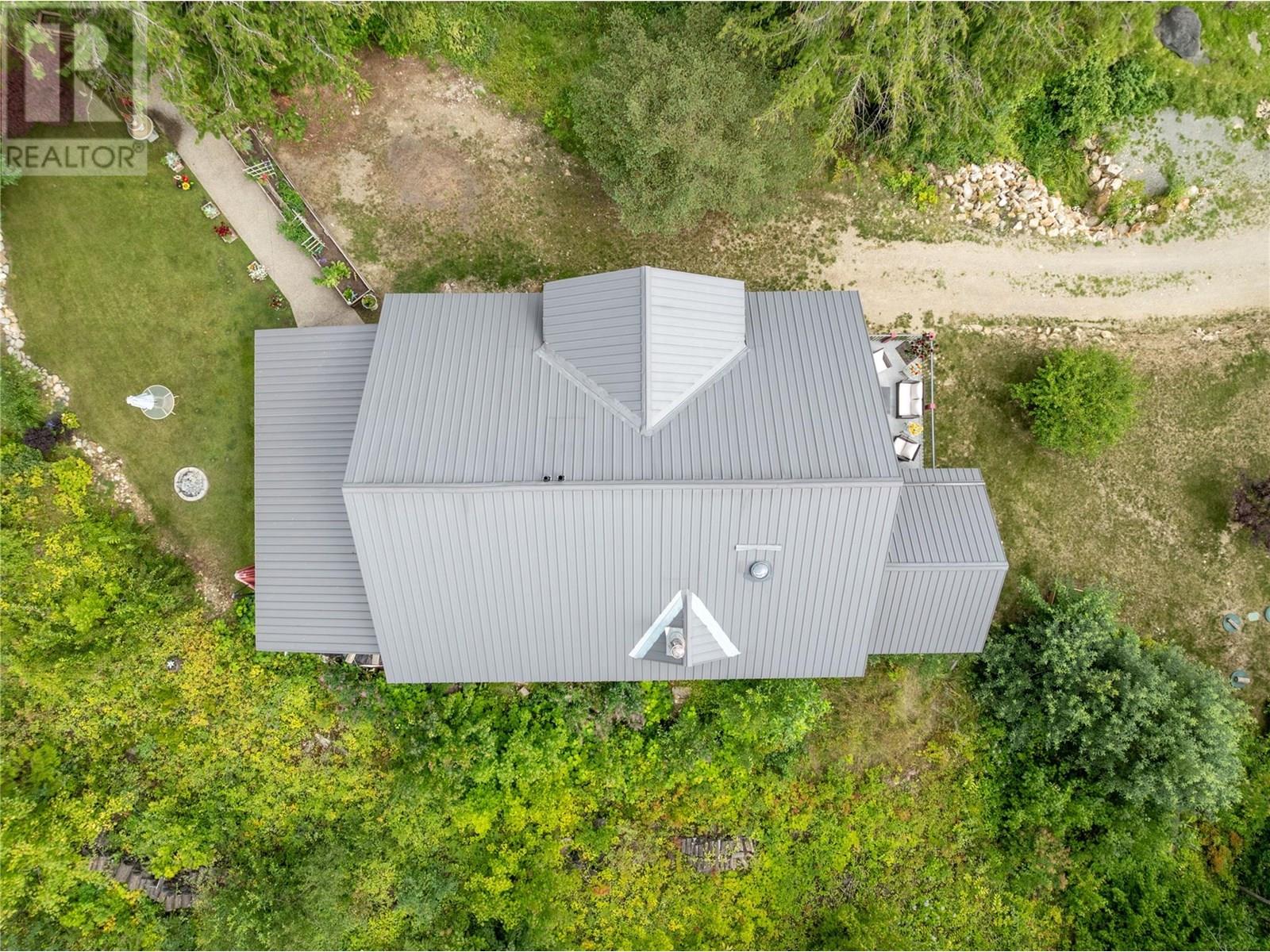 7463 Black Road SE, Salmon Arm