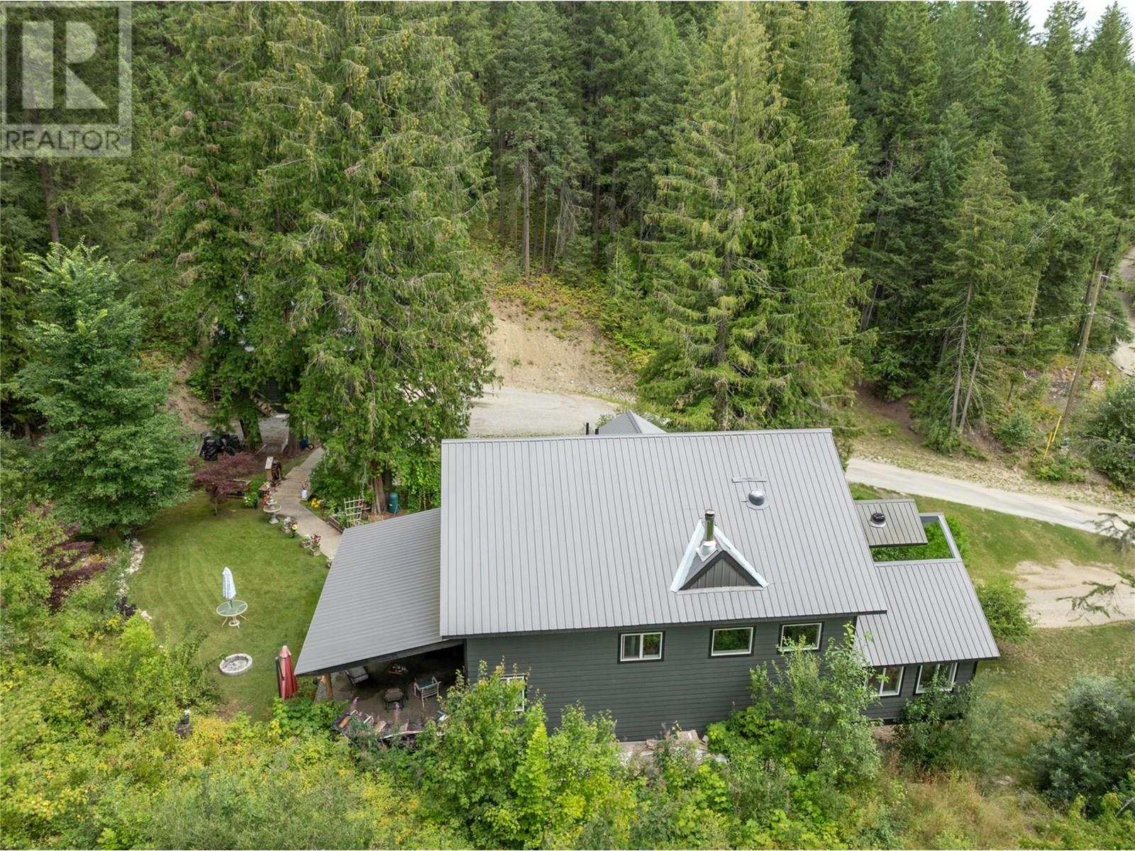 7463 Black Road SE, Salmon Arm