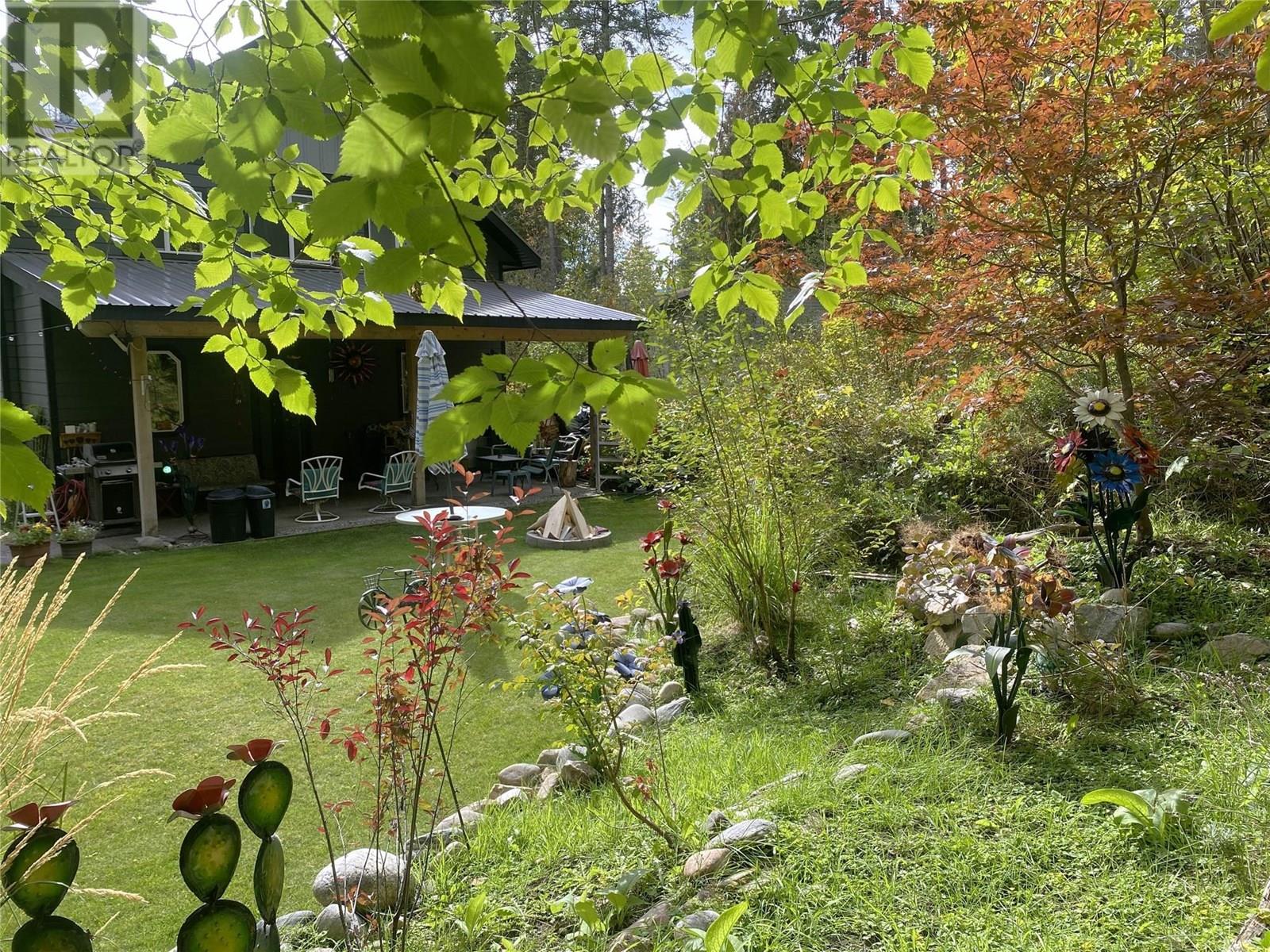 7463 Black Road SE, Salmon Arm