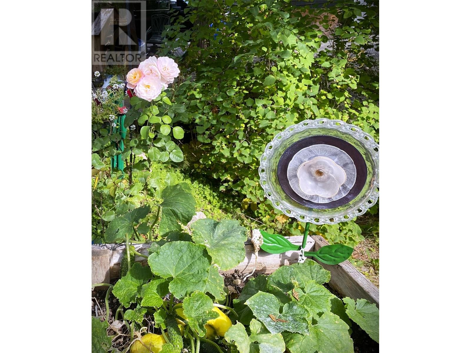 7463 Black Road SE, Salmon Arm