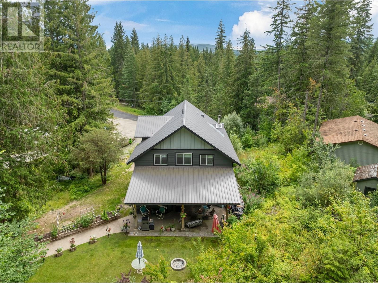 7463 Black Road SE, Salmon Arm