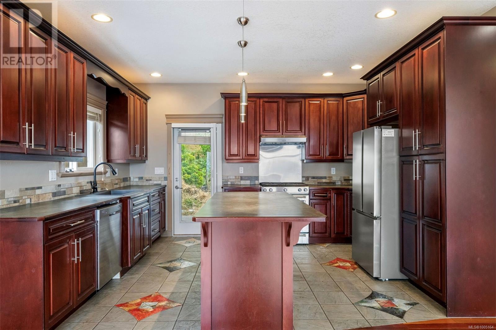 Photo 13 of 5529 Norton Rd, Nanaimo BC