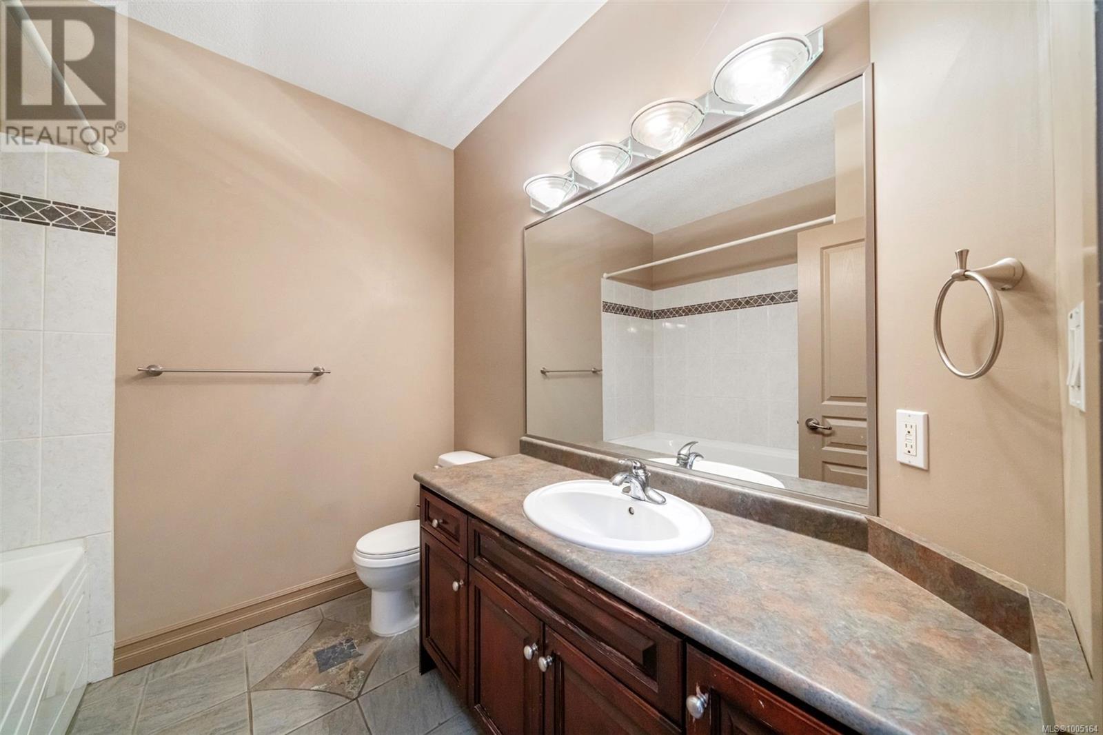 Photo 31 of 5529 Norton Rd, Nanaimo BC