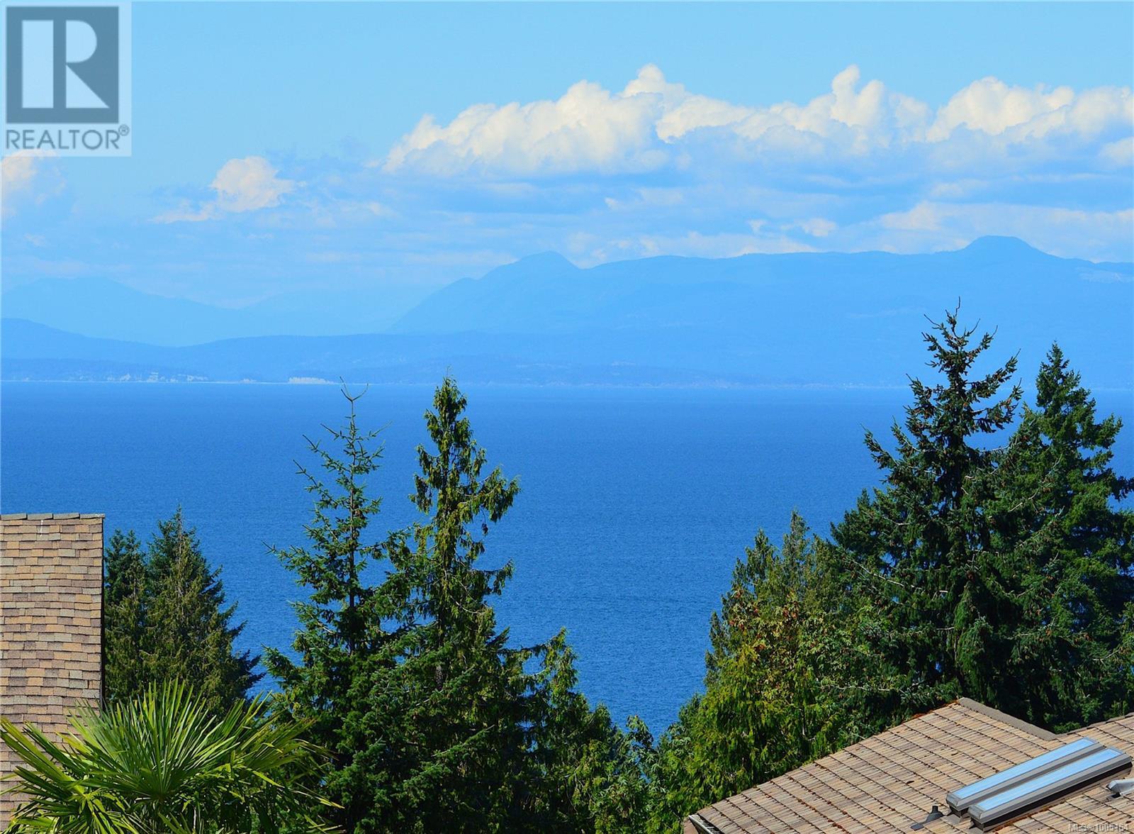 Photo 2 of 5529 Norton Rd, Nanaimo BC