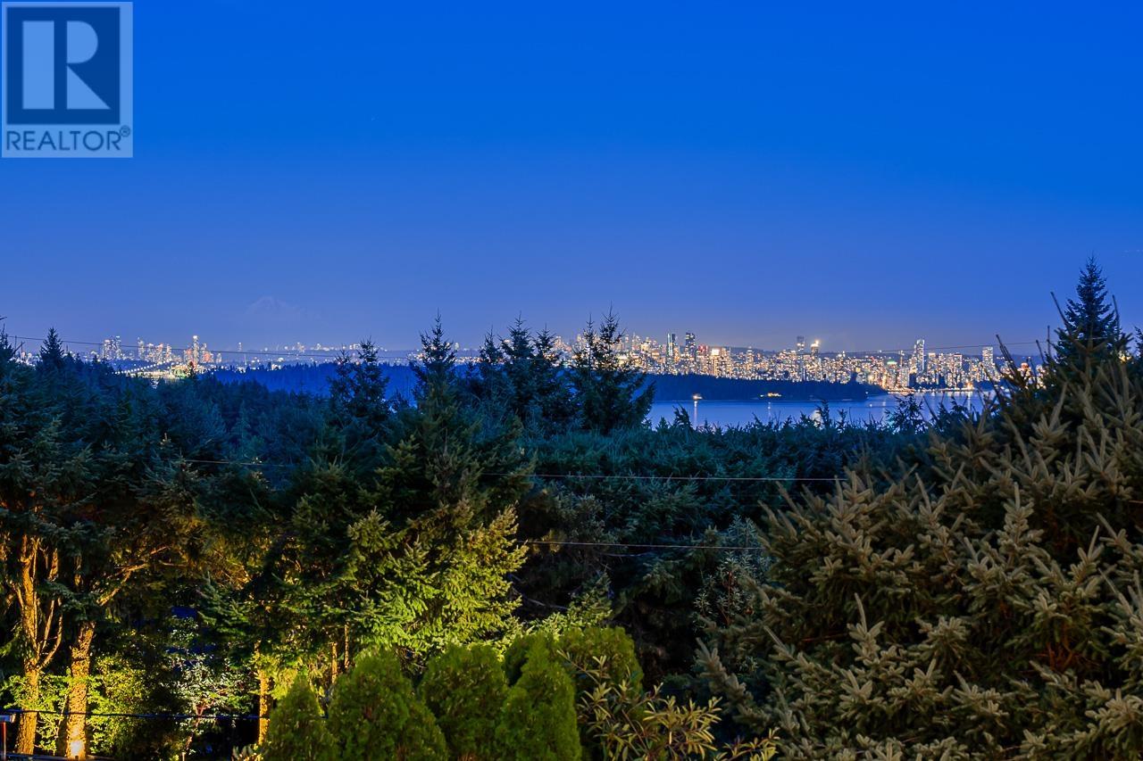 Photo 27 of 4375 Woodcrest Road, West Vancouver BC