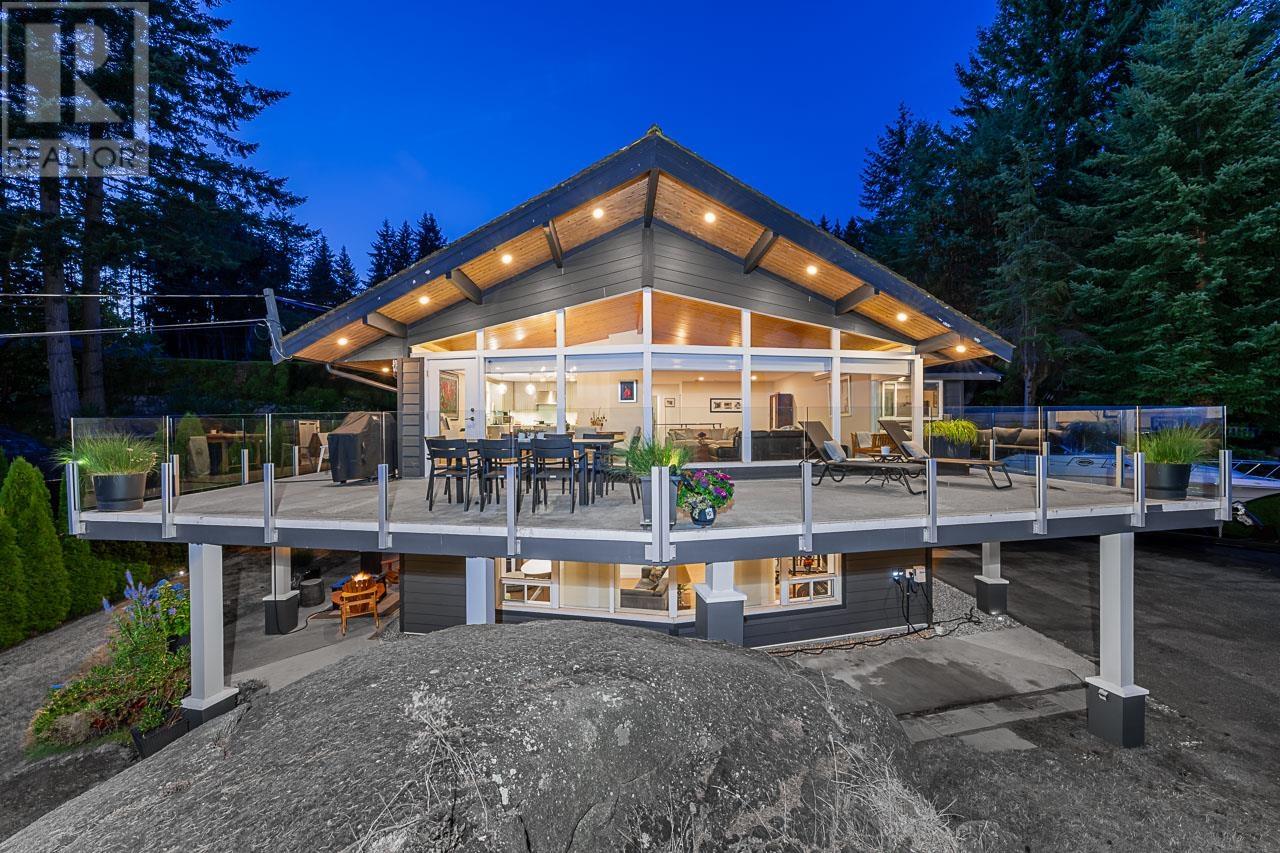 Photo 16 of 4375 Woodcrest Road, West Vancouver BC