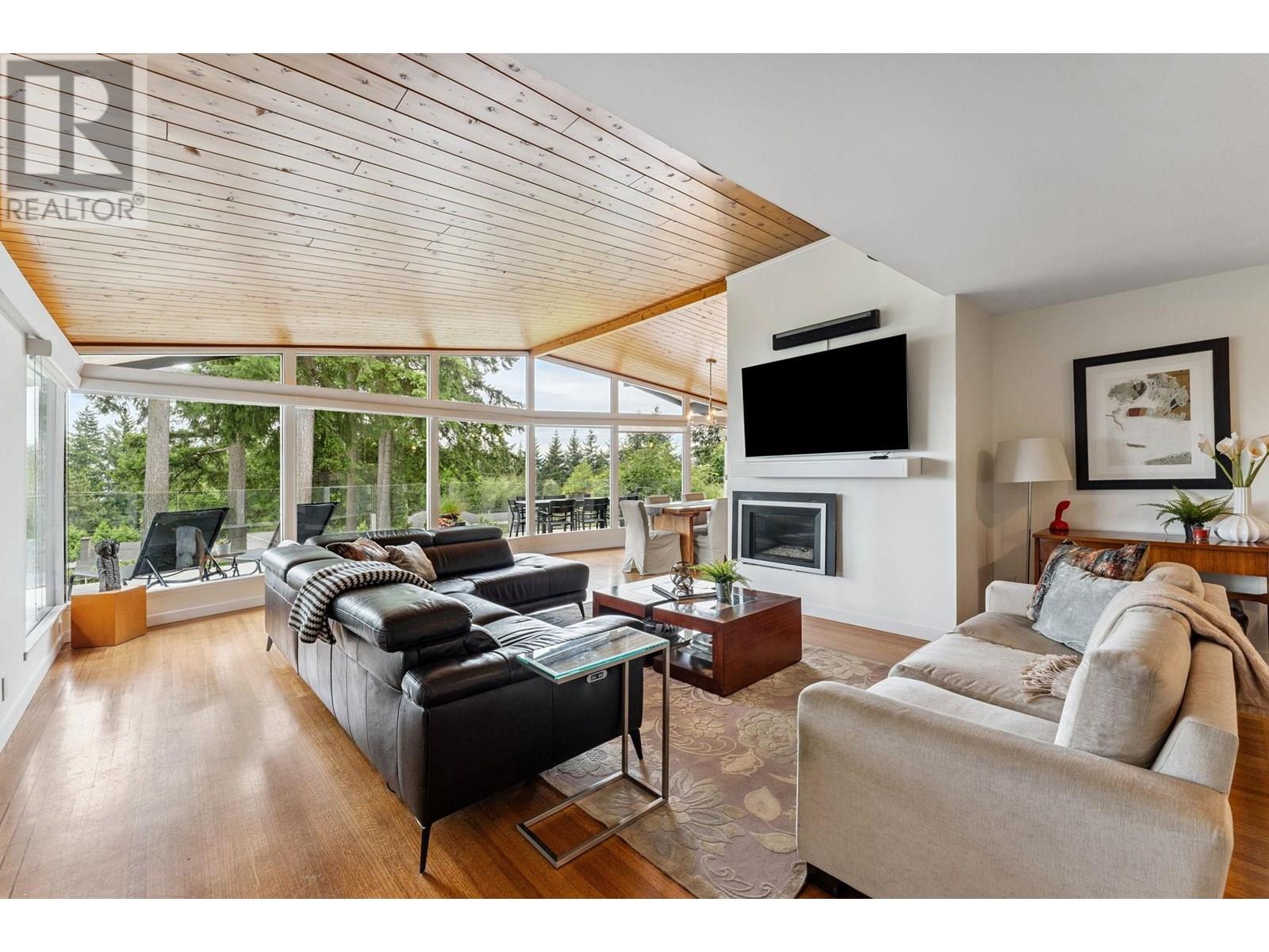 Photo 18 of 4375 Woodcrest Road, West Vancouver BC