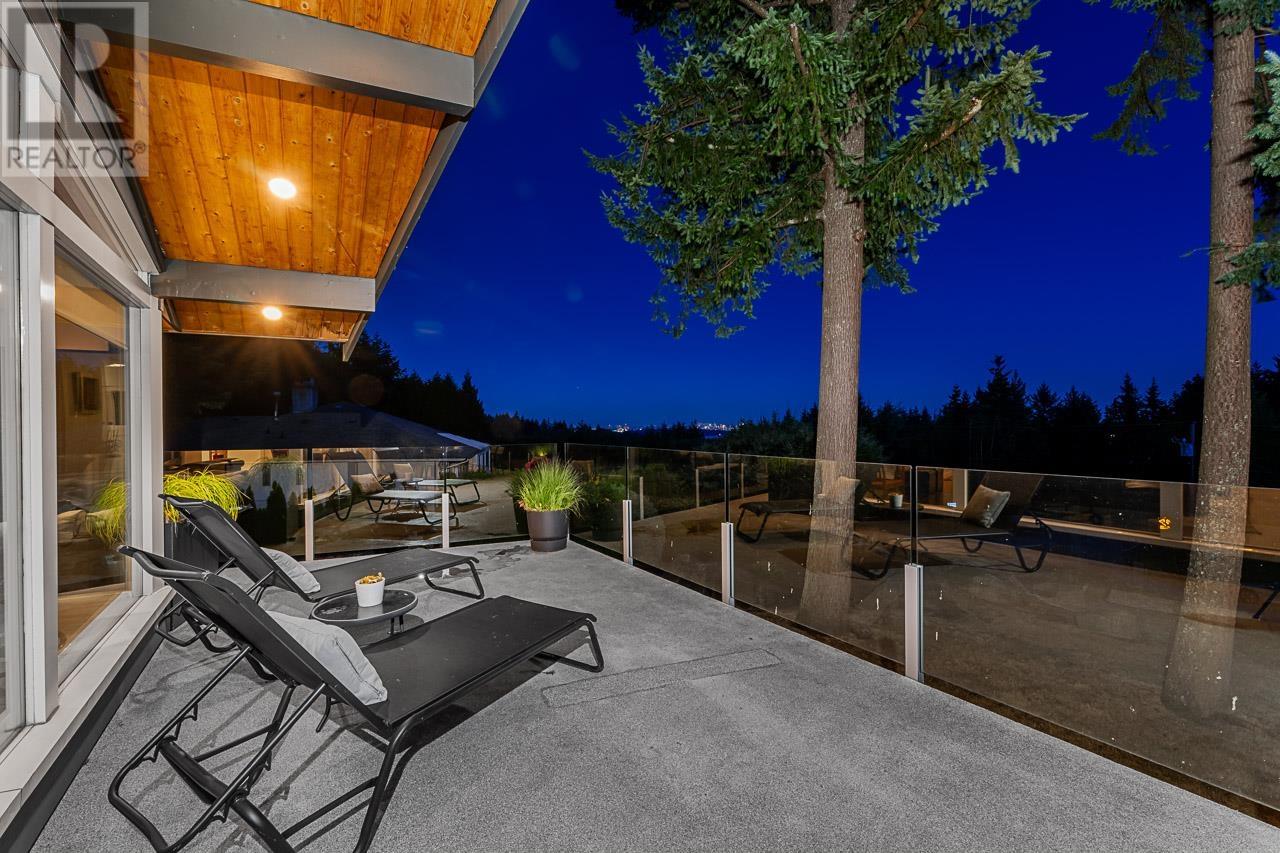 Photo 8 of 4375 Woodcrest Road, West Vancouver BC