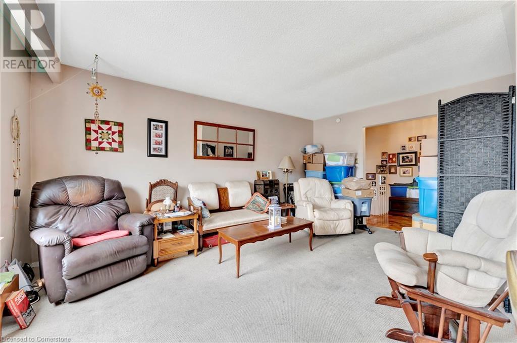Photo 13 of 5032 Brady Avenue, Burlington ON