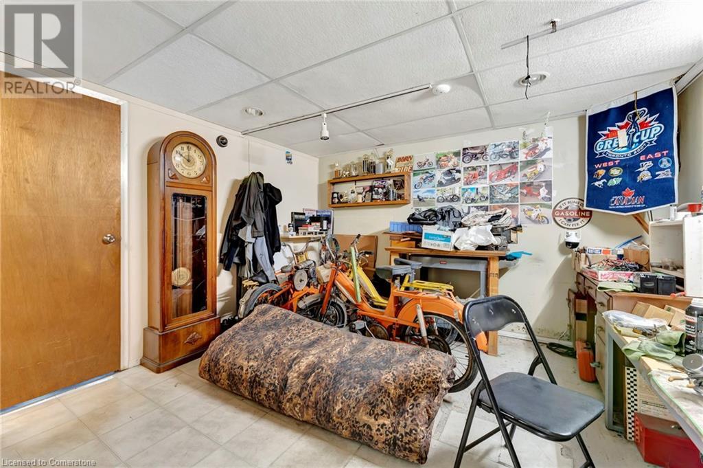 Photo 21 of 5032 Brady Avenue, Burlington ON